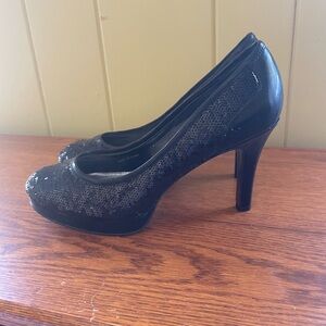 Tahari Cheryl Pumps